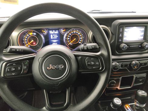 Used 2018 Jeep Wrangler Sport AWD/4WD image 22