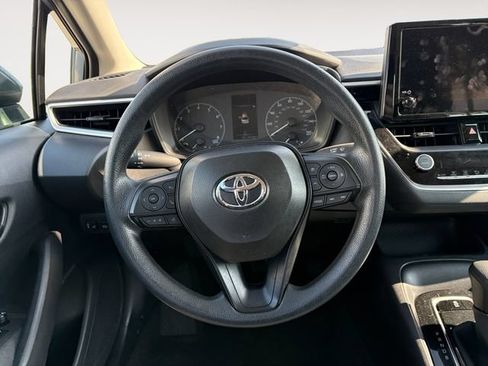 Used 2025 Toyota Corolla LE FWD image 12
