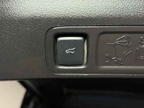 Used 2018 Lincoln Navigator Reserve w/ Technology Package AWD/4WD image 16