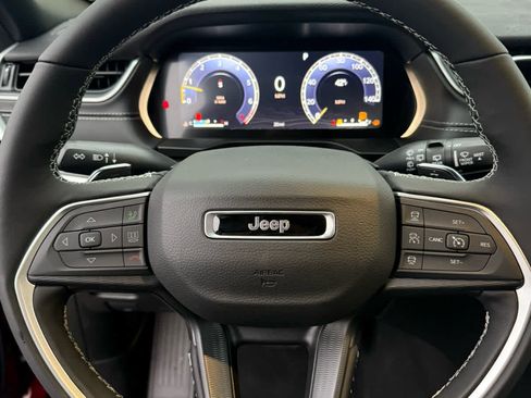 New 2025 Jeep Grand Cherokee Laredo X w/ Luxury Tech Group I image 10