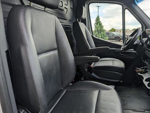 Used 2025 Mercedes-Benz Sprinter 2500 image 12