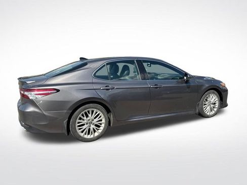 Used 2019 Toyota Camry XLE w/ Driver Assist Package FWD image 6