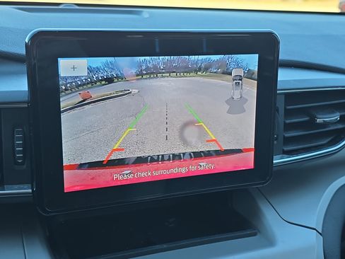 Used 2023 Ford Explorer XLT w/ Equipment Group 202A image 18