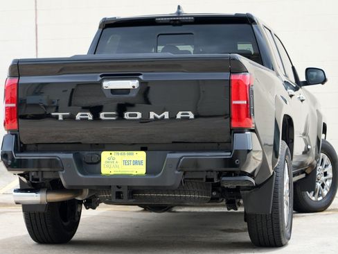 Used 2024 Toyota Tacoma Limited w/ Limited Package (LT) AWD/4WD image 5