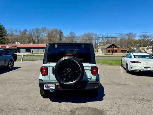 Used 2023 Jeep Wrangler Sahara image 5