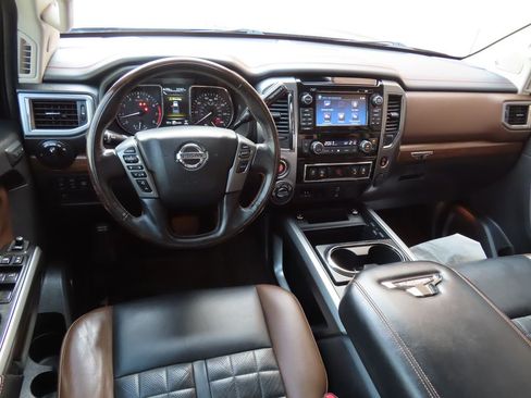 Used 2018 Nissan Titan Platinum Reserve image 4
