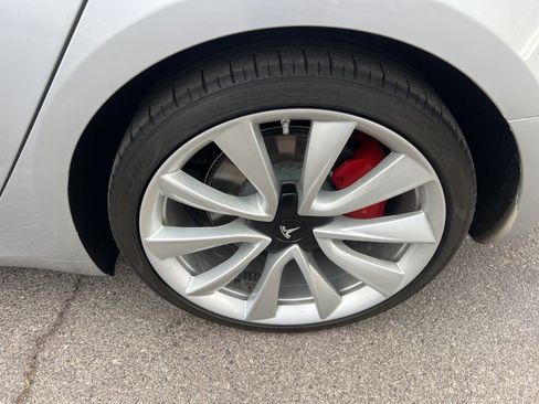 Used 2018 Tesla Model 3 Performance image 11