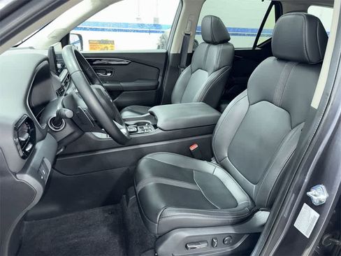 Used 2024 Honda Pilot Touring image 15