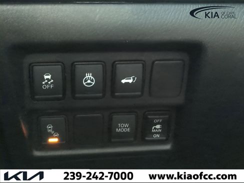 Used 2020 Nissan Pathfinder SL image 23