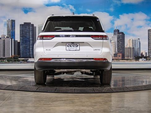 Used 2022 Jeep Grand Cherokee Limited image 11