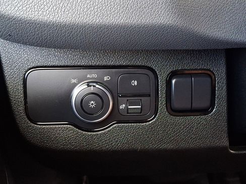 Used 2020 Mercedes-Benz Sprinter 2500 image 24