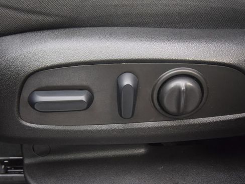 Used 2023 Chevrolet Equinox LT AWD/4WD image 24