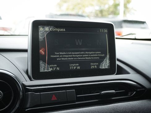 Used 2016 MAZDA MX-5 Miata Club image 24