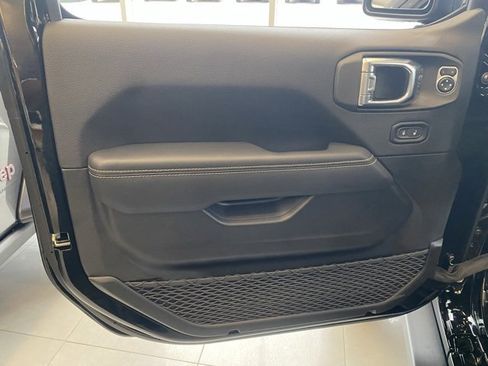 New 2025 Jeep Wrangler Unlimited Rubicon 392 image 12