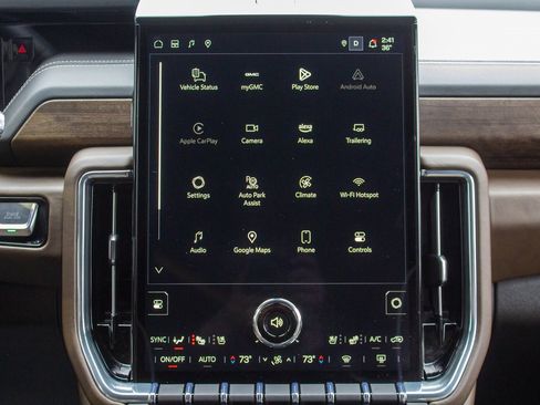 Used 2025 GMC Yukon Denali Ultimate image 16