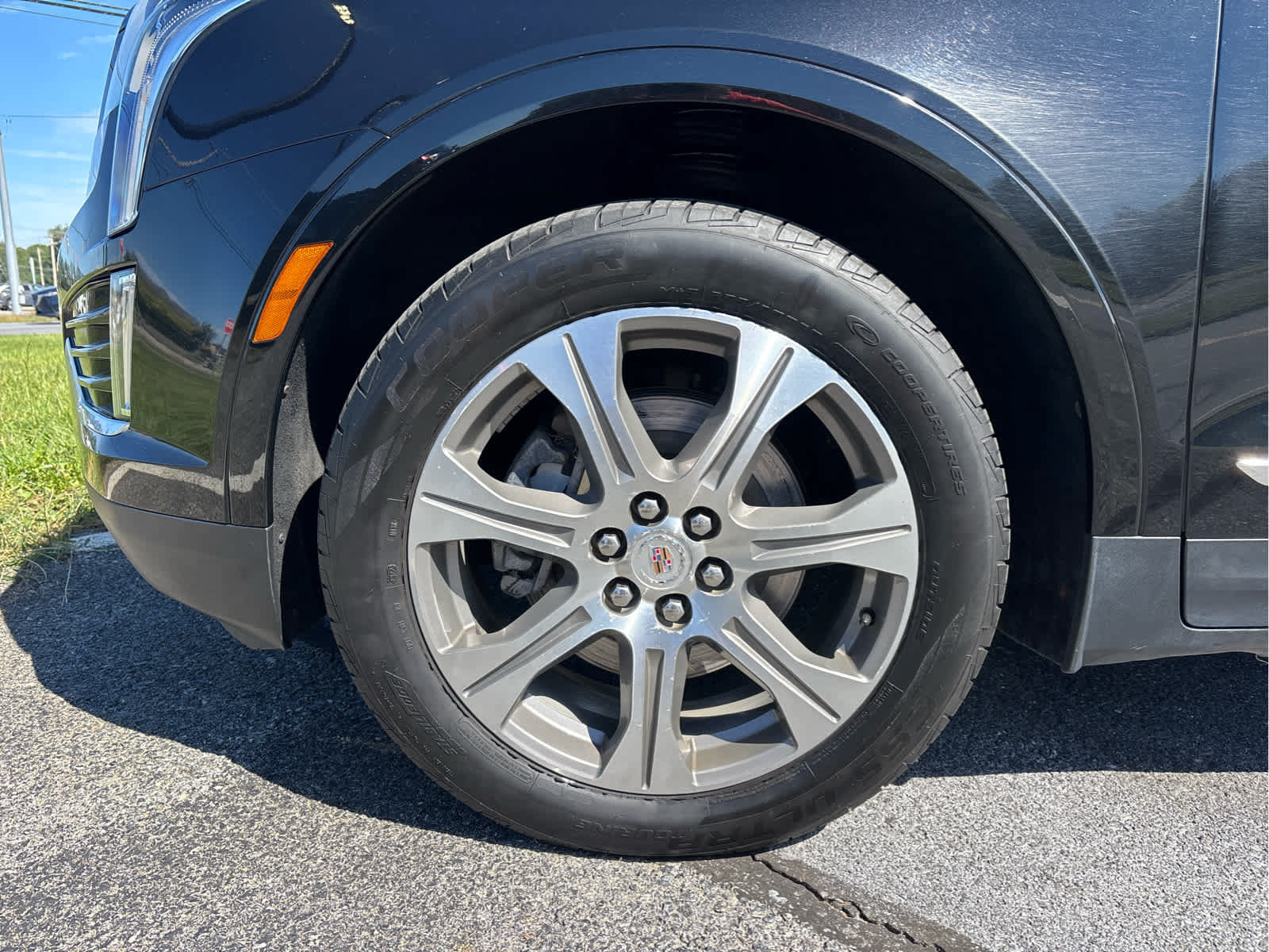 Used 2017 Cadillac XT5 Luxury w/ Driver Awareness Package AWD/4WD image 6