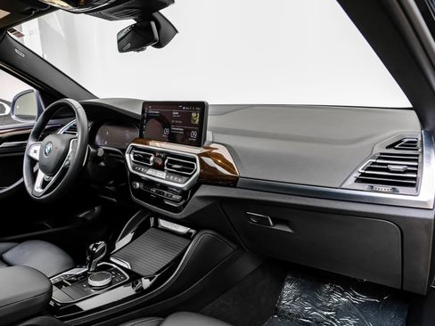 Used 2024 BMW X4 xDrive30i image 17