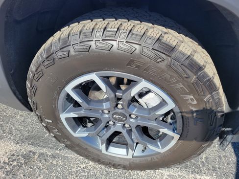 Certified 2026 Chevrolet Equinox ACTIV w/ Convenience Package III image 38