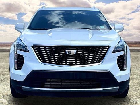 Used 2022 Cadillac XT4 Premium Luxury AWD/4WD image 2