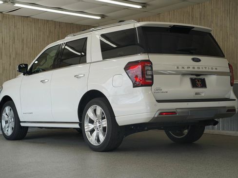 Used 2023 Ford Expedition Platinum AWD/4WD image 7