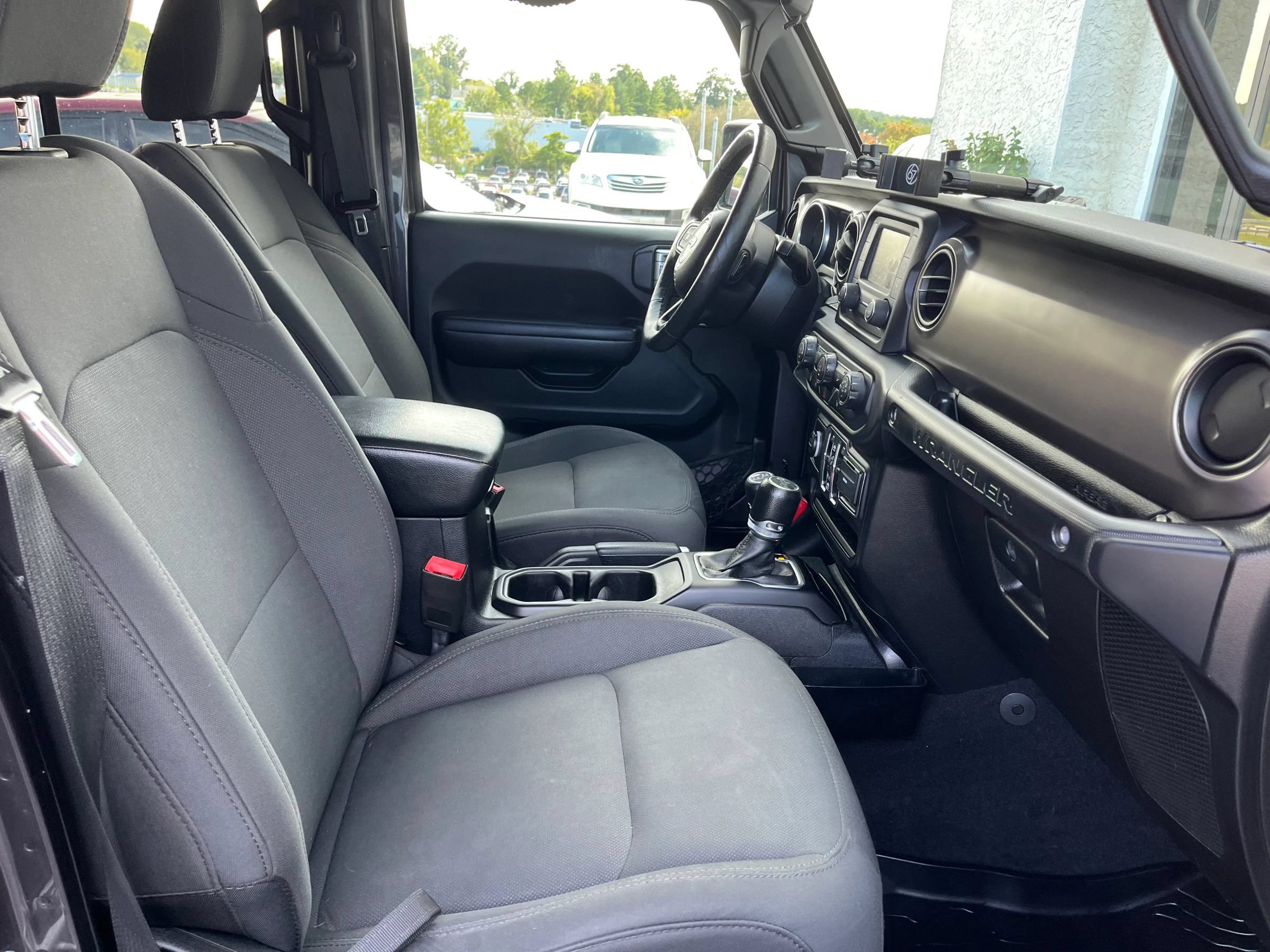 Used 2018 Jeep Wrangler Unlimited Sport S AWD/4WD image 12