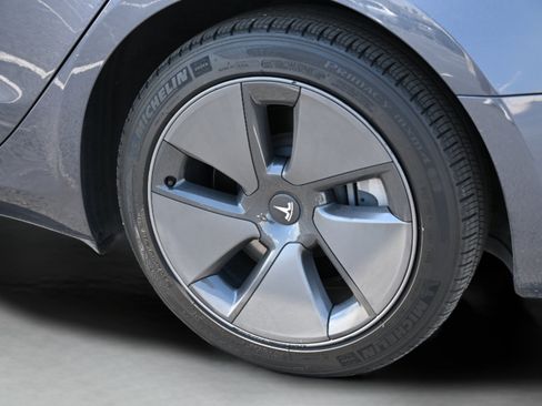 Used 2023 Tesla Model 3 Standard Range RWD image 35