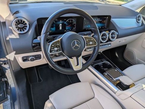 Used 2022 Mercedes-Benz GLA 250 4MATIC image 11