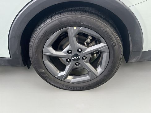 Used 2025 Kia K4 LXS FWD image 11