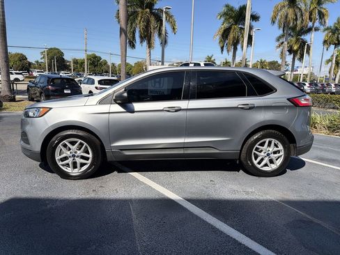 Used 2021 Ford Edge SE image 4