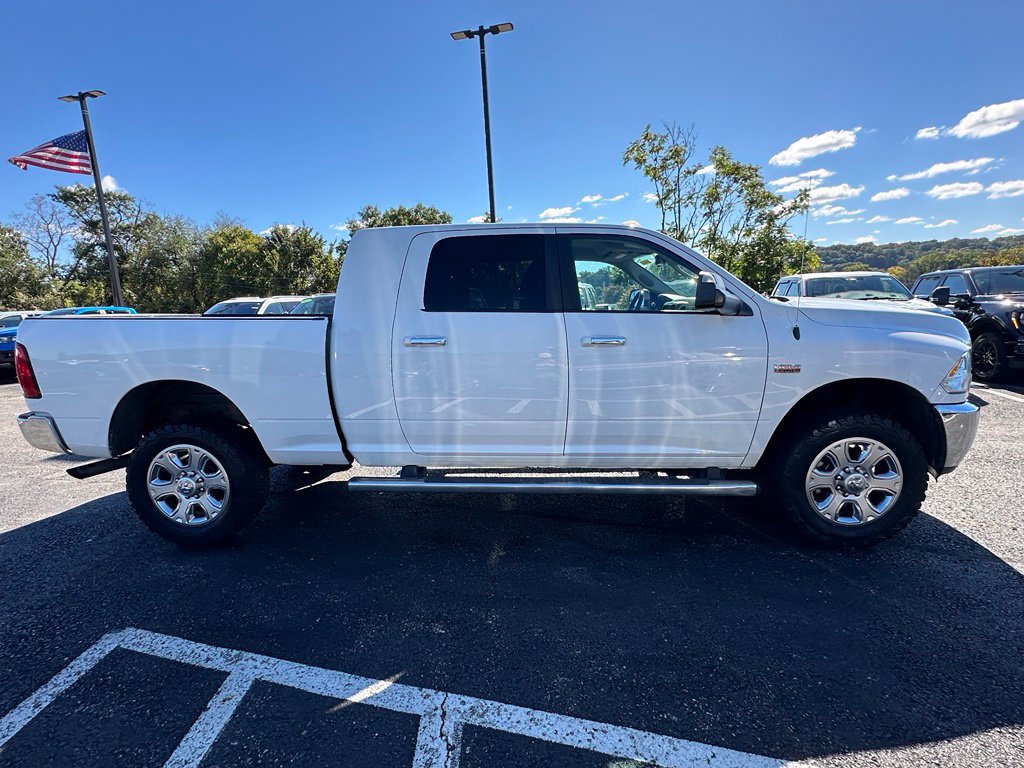 Used 2018 RAM 2500 SLT w/ Luxury Group AWD/4WD image 4