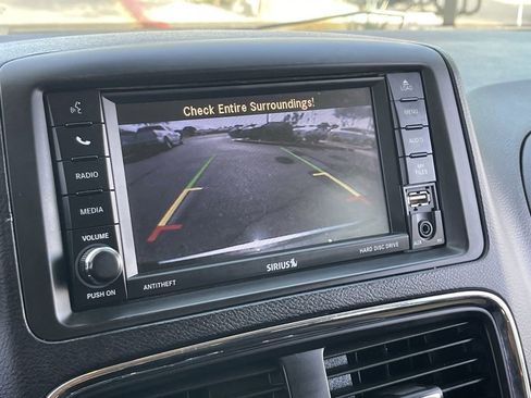 Used 2020 Dodge Grand Caravan SE w/ UConnect Hands-Free Group FWD image 27