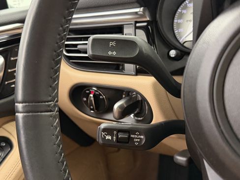 Used 2023 Porsche Macan S AWD/4WD image 46