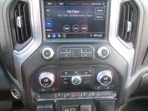 Used 2021 GMC Sierra 1500 Elevation w/ X31 Off-Road Package AWD/4WD image 16