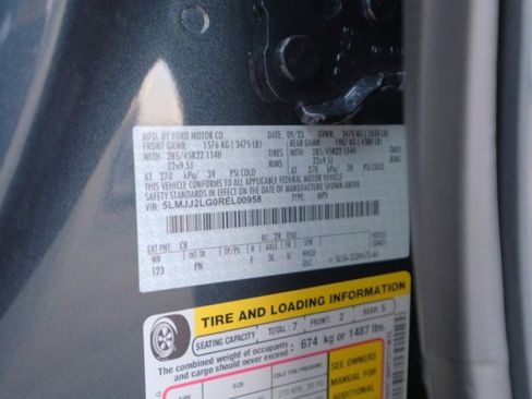 Used 2024 Lincoln Navigator Reserve image 28