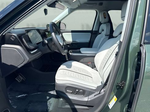 Used 2023 Rivian R1S Adventure AWD/4WD image 9