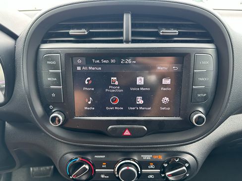 Used 2023 Kia Soul LX w/ LX Technology Package image 13