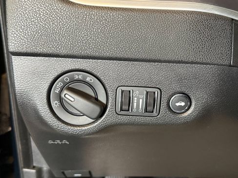 Used 2022 Dodge Charger SXT w/ Blacktop Package image 18