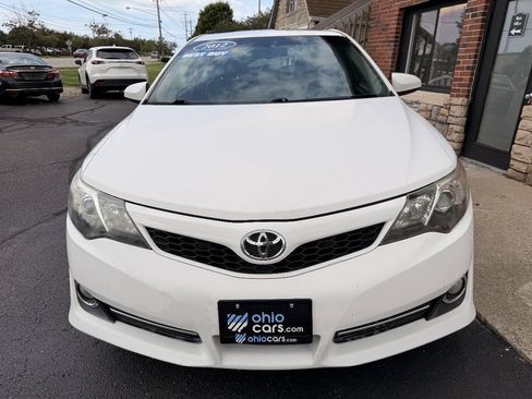 Used 2012 Toyota Camry SE w/ Leather Pkg FWD image 3