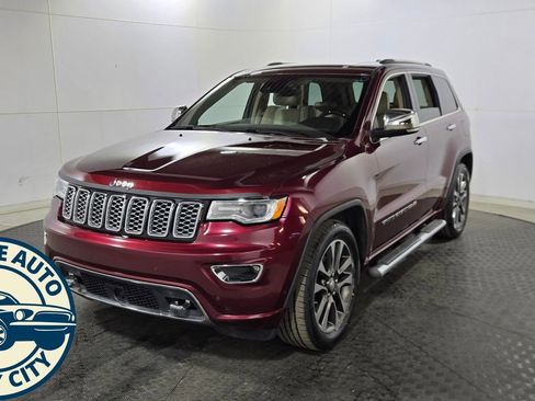 Used 2017 Jeep Grand Cherokee Overland w/ Jeep Active Safety Group image 3