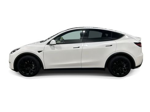 Certified 2021 Tesla Model Y Long Range AWD/4WD image 3