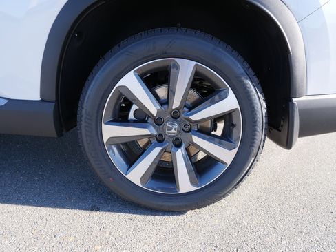 New 2025 Honda Pilot Touring image 12