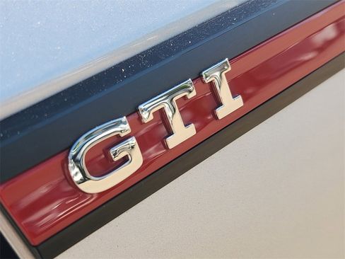 Used 2022 Volkswagen GTI SE image 12
