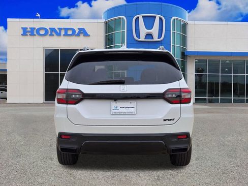 New 2026 Honda Pilot Sport image 4