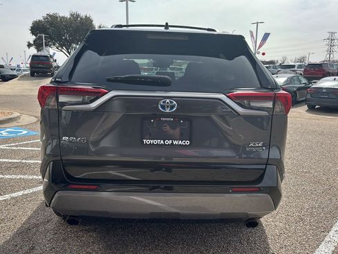 Used 2020 Toyota RAV4 XSE image 4