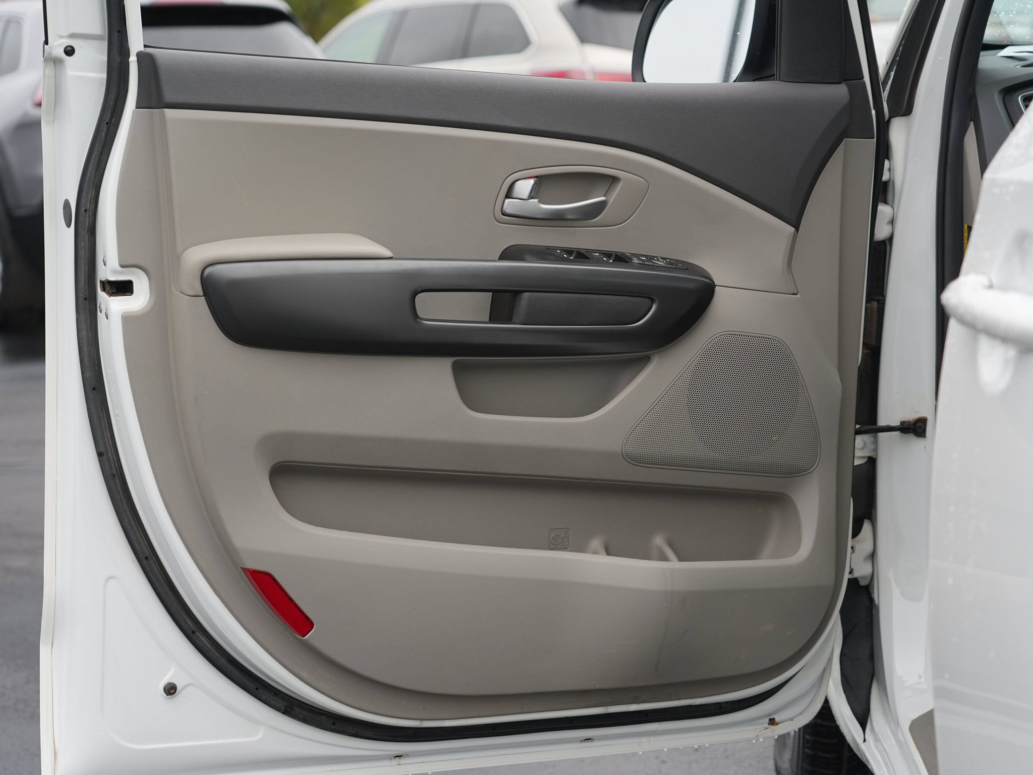 Used 2018 Kia Sedona L FWD image 14