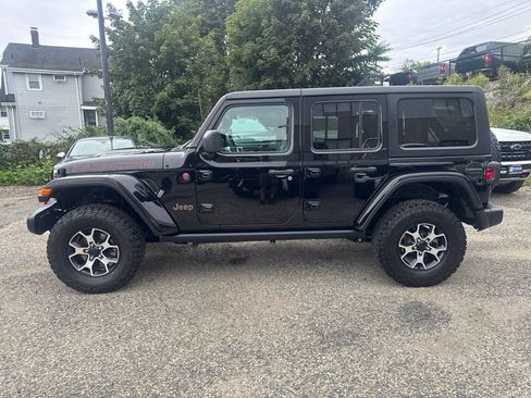 Used 2023 Jeep Wrangler Unlimited Rubicon w/ Cold Weather Group AWD/4WD image 3