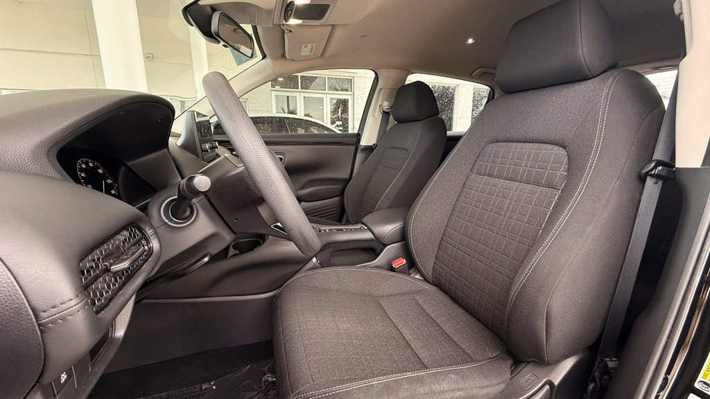 Used 2025 Honda HR-V LX image 4