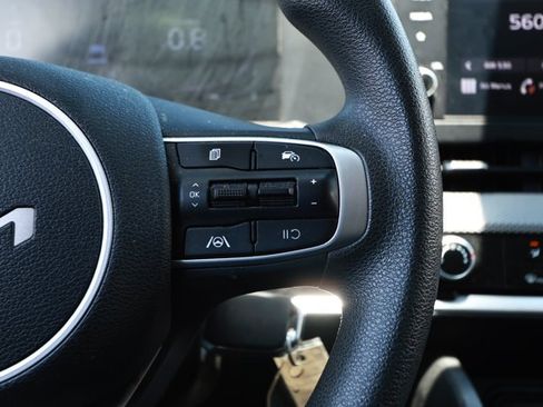 Used 2023 Kia Sportage LX AWD/4WD image 14