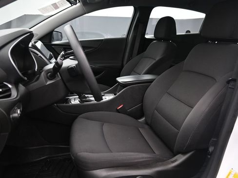 Used 2022 Chevrolet Malibu LT FWD image 11