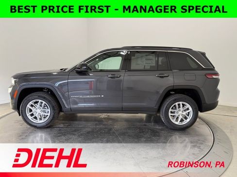 New 2025 Jeep Grand Cherokee Laredo w/ Luxury Tech Group I image 4